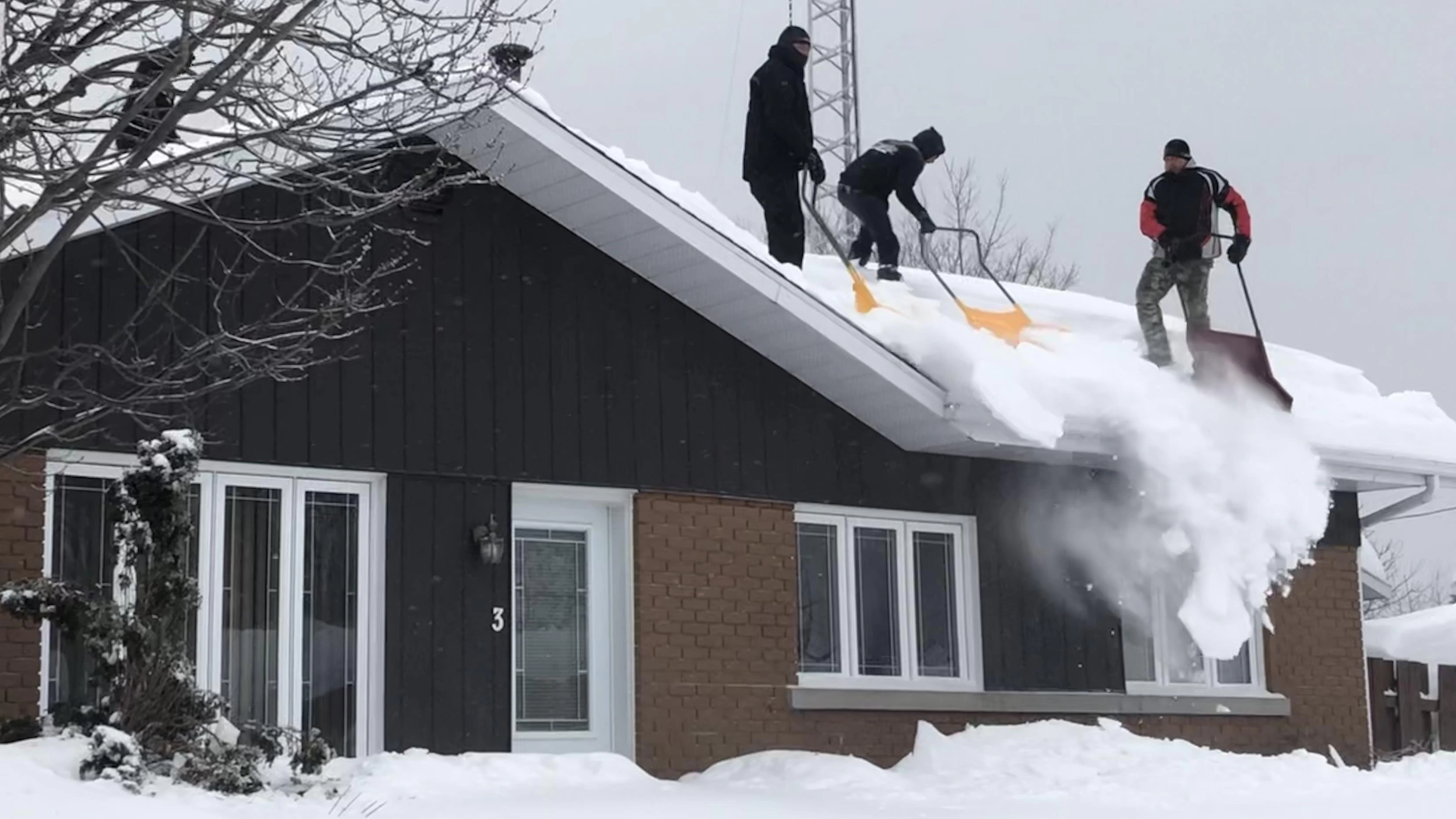 Déneigement toiture - MS Toiture